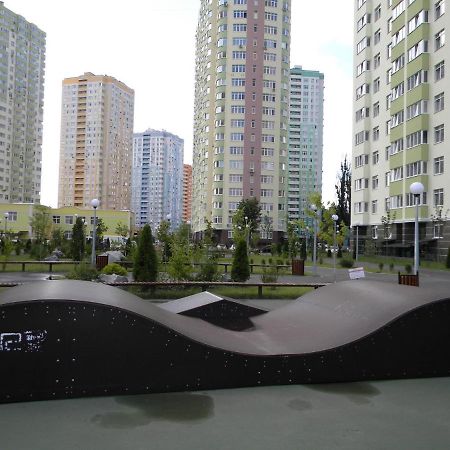 Квартира Парковые Озера Apartment Kiev Ngoại thất bức ảnh