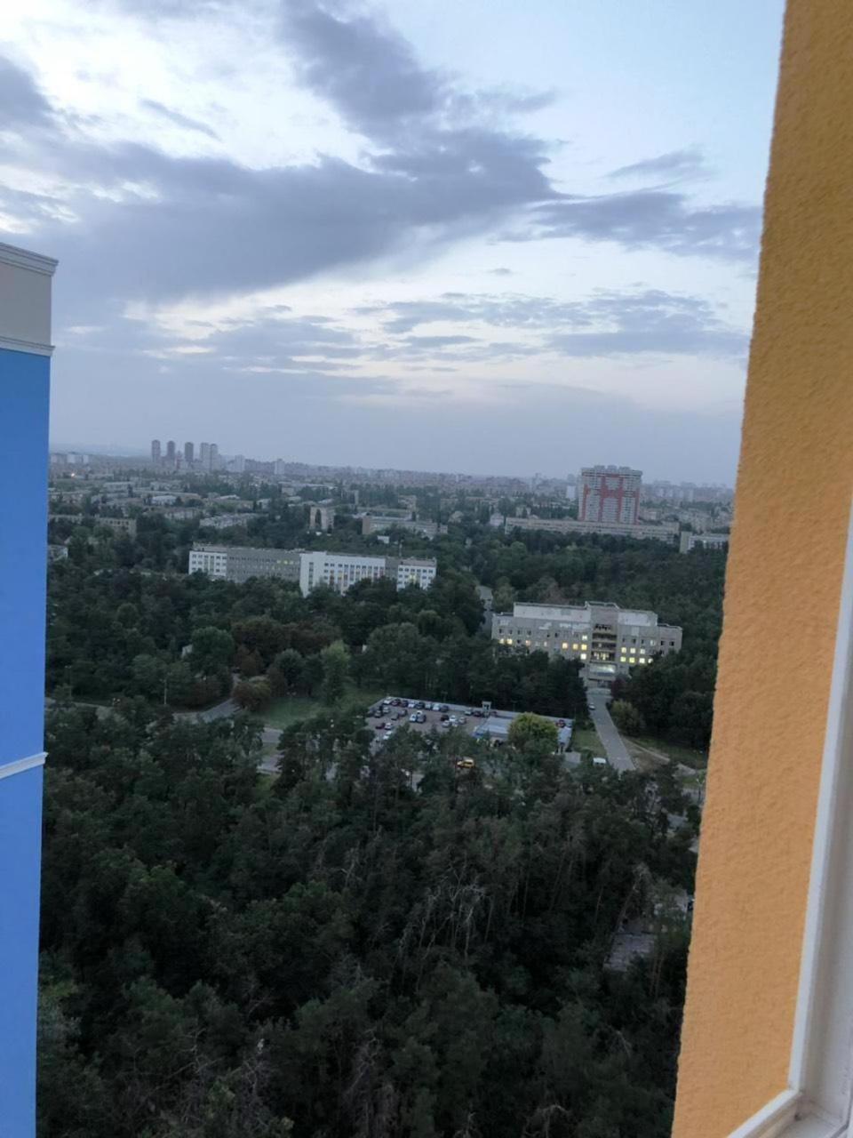 Квартира Парковые Озера Apartment Kiev Ngoại thất bức ảnh