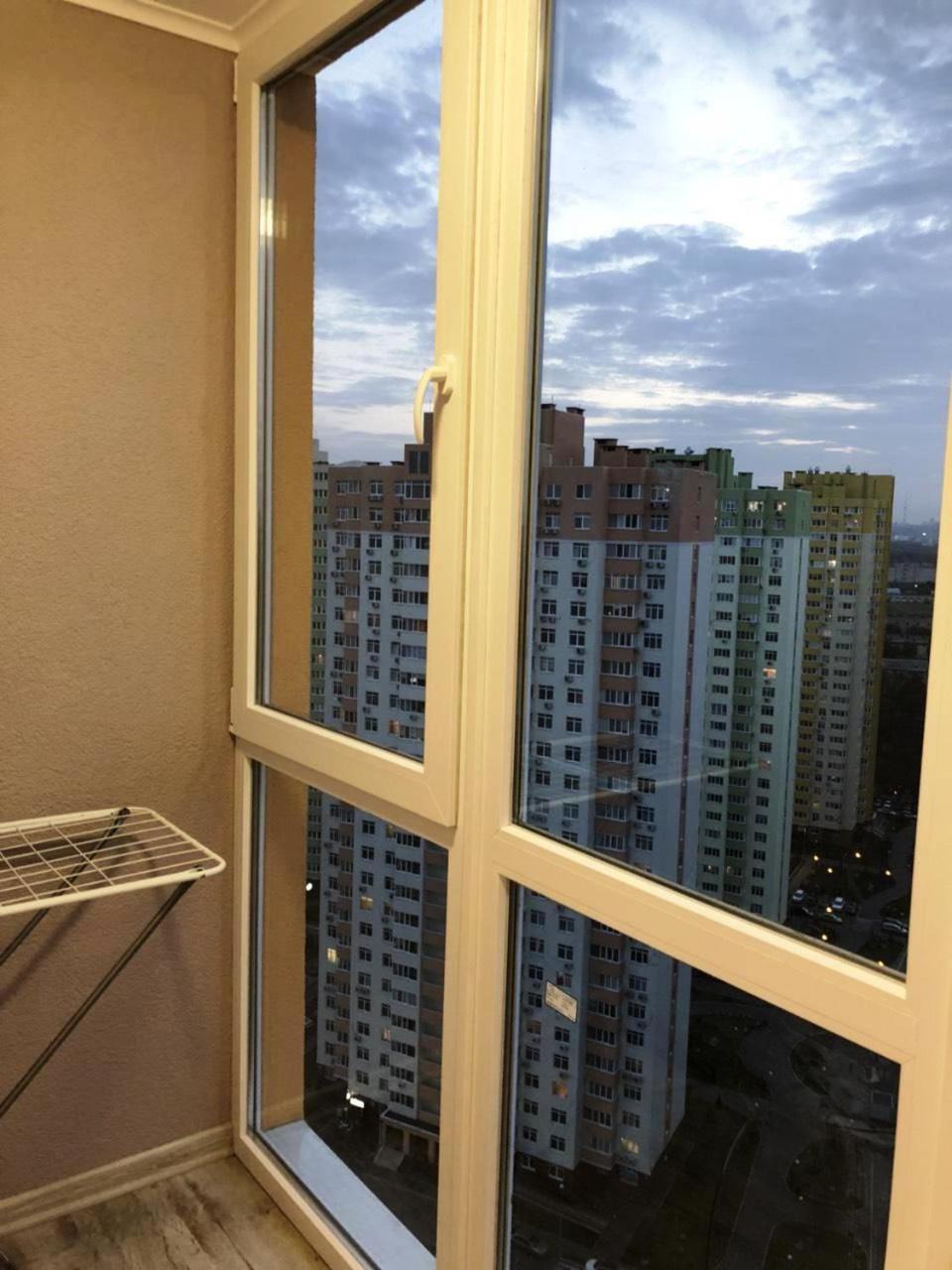 Квартира Парковые Озера Apartment Kiev Ngoại thất bức ảnh