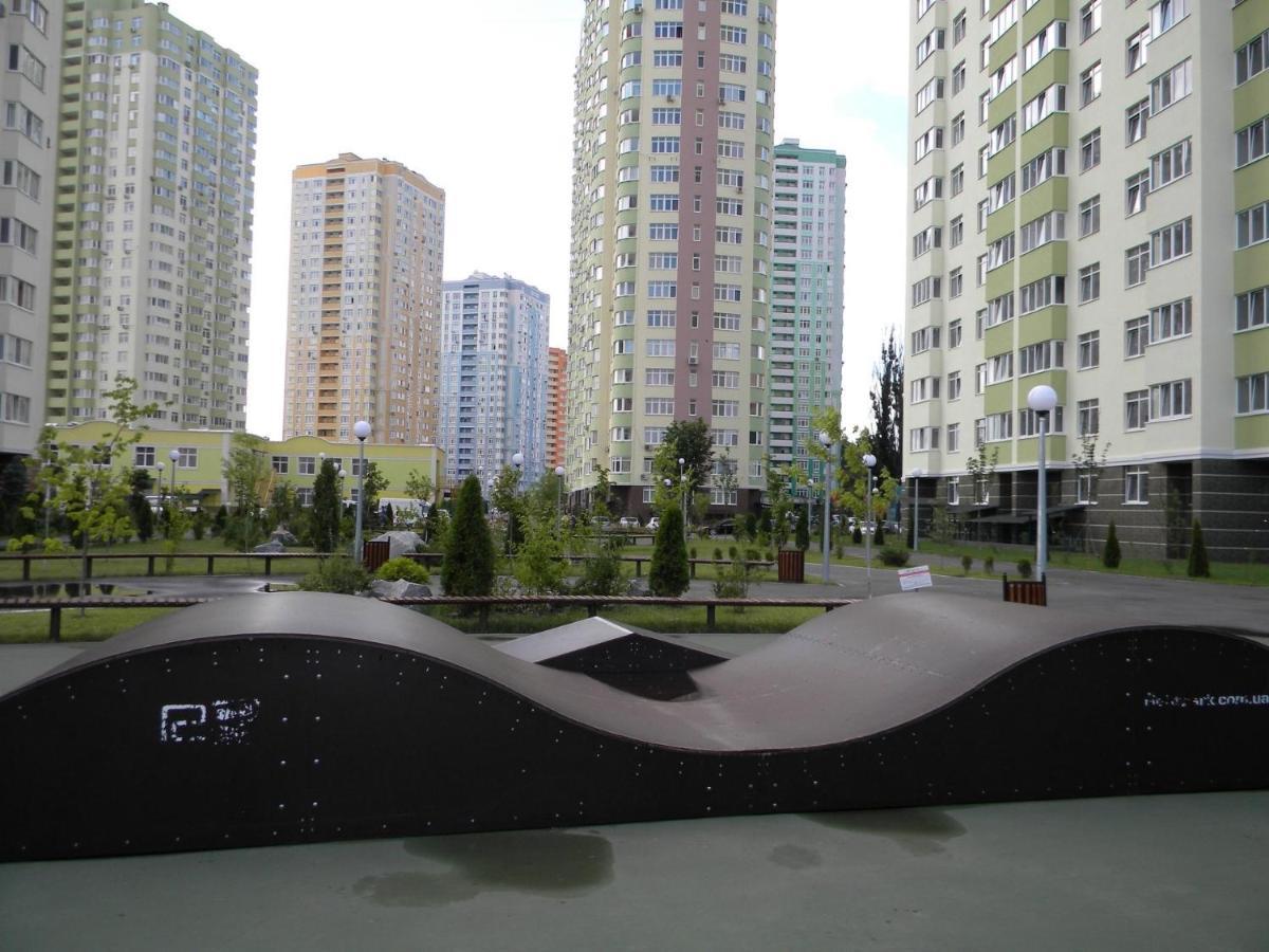 Квартира Парковые Озера Apartment Kiev Ngoại thất bức ảnh